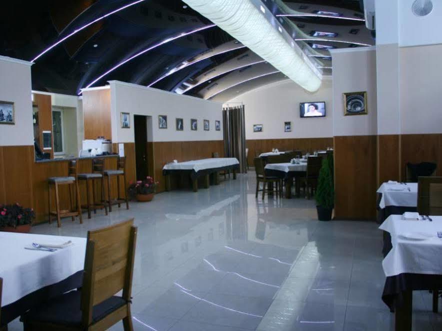 Hotel An-2 คาร์คิฟ ภายนอก รูปภาพ