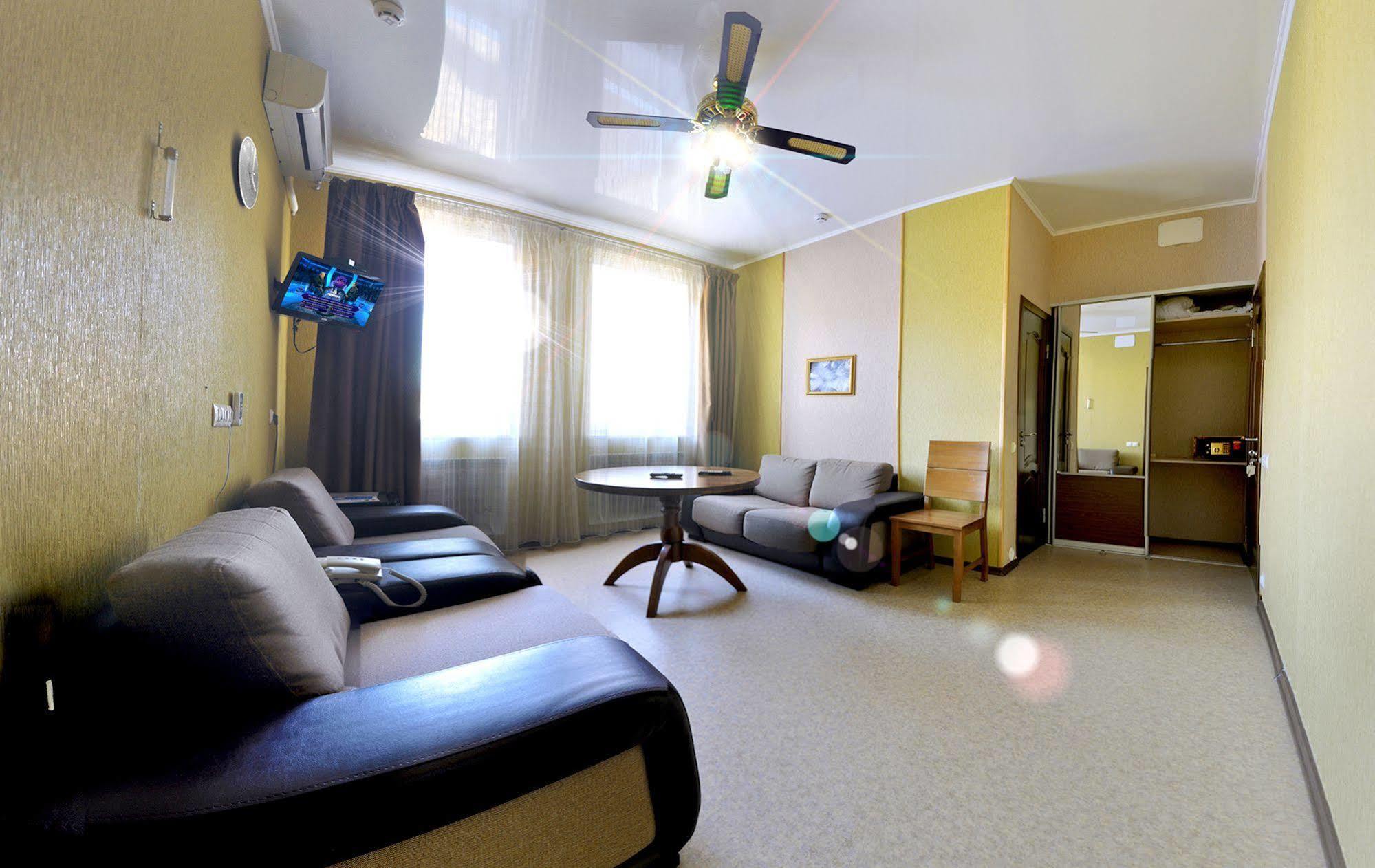Hotel An-2 คาร์คิฟ ภายนอก รูปภาพ